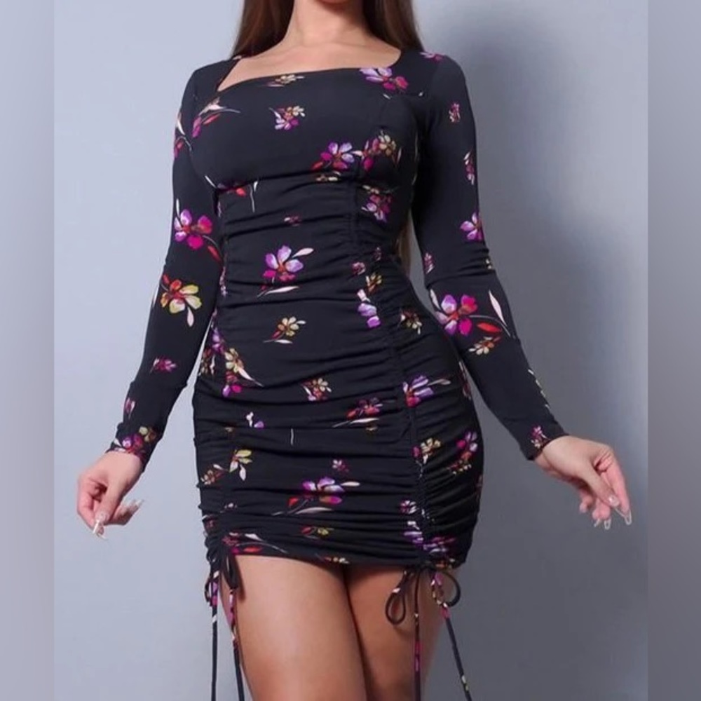Long Sleeve Side Ruching Floral Mini Dress